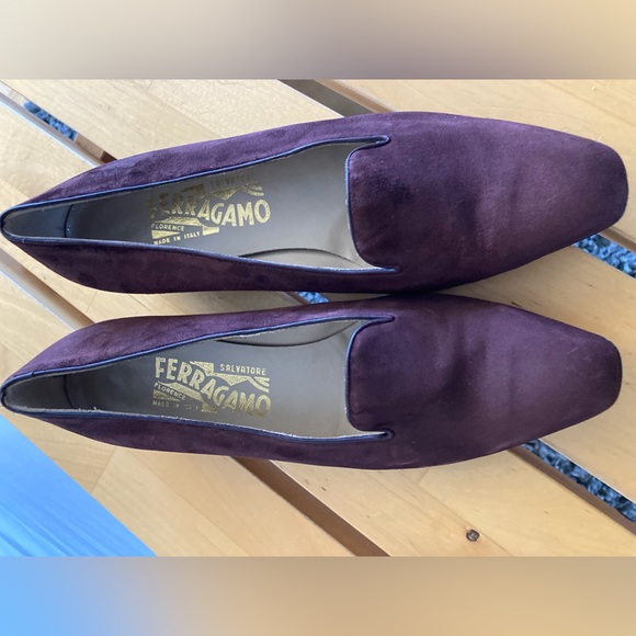 Salvatore Ferragamo Women's 7.5 Velvet - Picture 8 of 8